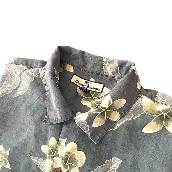 Tommy Bahama Silk Shirt Men's L Hawaiian Tropical Print Short Sleeve Button Up - Picture 1 of 6